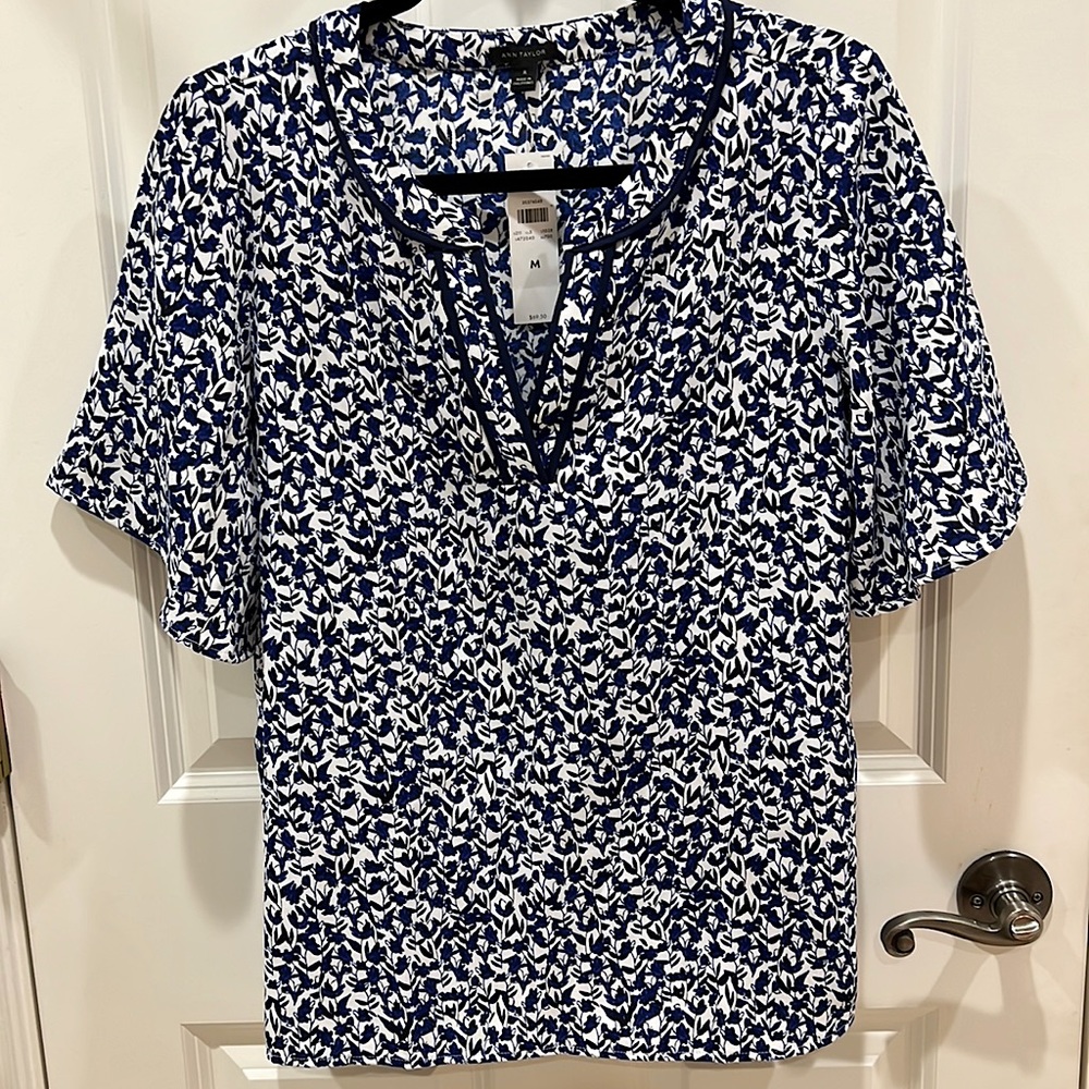 NWT Ann Taylor Floral Tipped Split Neck Tee